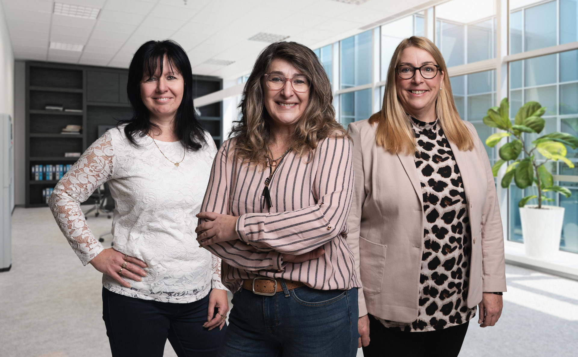 Backoffice-Team von LVL technologies im Verwaltungsbereich des Unternehmens